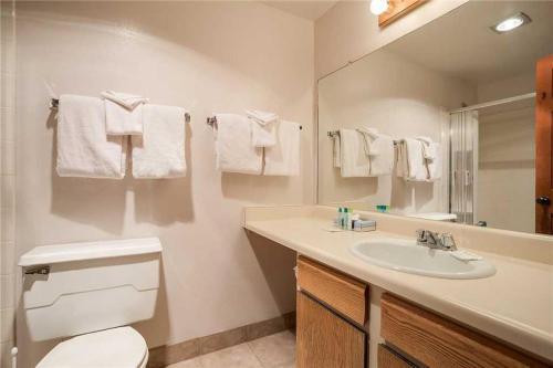 Storm Meadows Club B Condominiums - Cb115