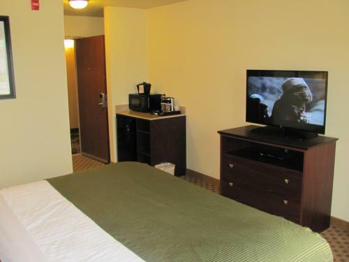 Hotel Cobblestone Inn & Suites - Ambridge