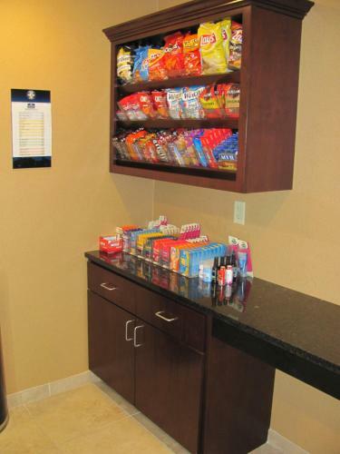 Hotel Cobblestone Inn & Suites - Ambridge