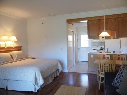 Hotel Windward Shores