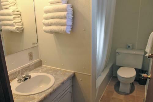 Motel Budget Host Crestview Inn