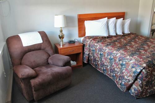 Motel Budget Host Crestview Inn