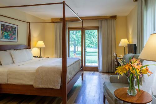 Hotel New Harmony Inn Resort And Conference Center