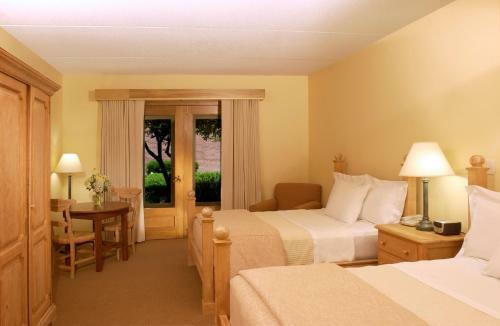 Hotel New Harmony Inn Resort And Conference Center