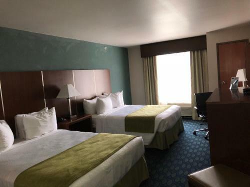 Hotel Countryview Inn & Suites