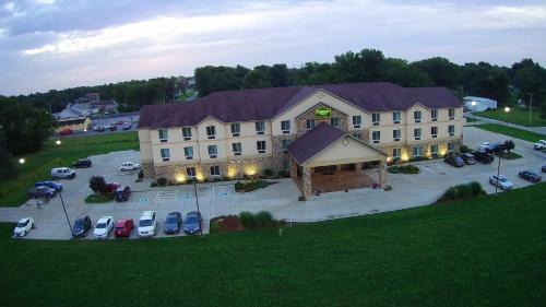 Hotel Countryview Inn & Suites