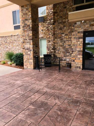 Hotel Countryview Inn & Suites