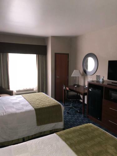 Hotel Countryview Inn & Suites