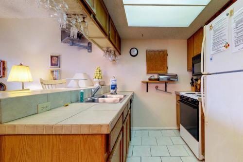 Ventura Condominiums #208