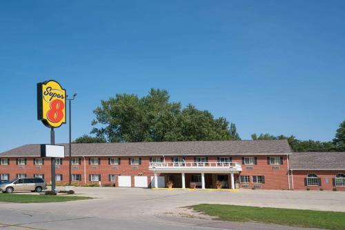 Hotel Super 8 By Wyndham Sheldon