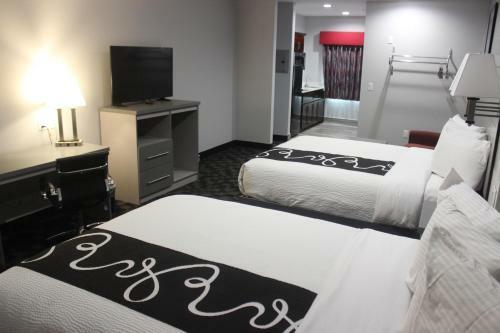 Hotel Paris Inn & Suites