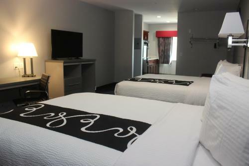 Hotel Paris Inn & Suites