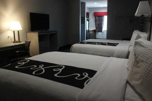 Hotel Paris Inn & Suites