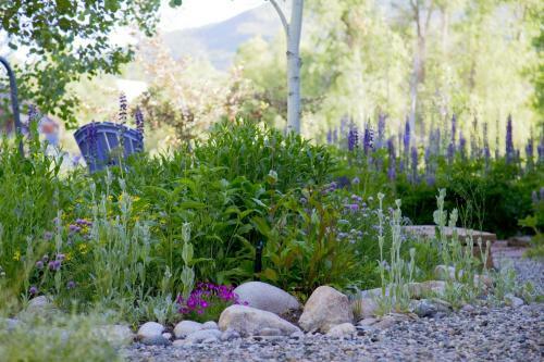 Mariposa Lodge Bed And Breakfast