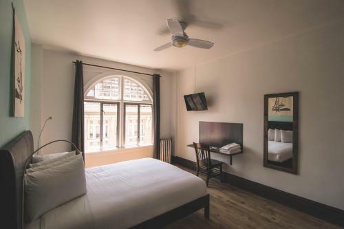 The Bartlett Hotel And Guesthouse