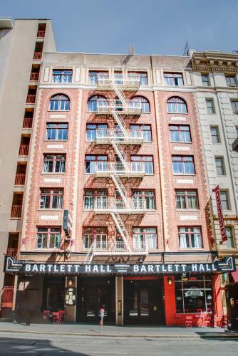 The Bartlett Hotel And Guesthouse