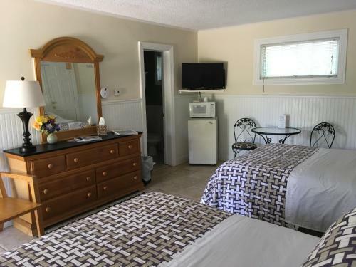 Westhampton Seabreeze Motel