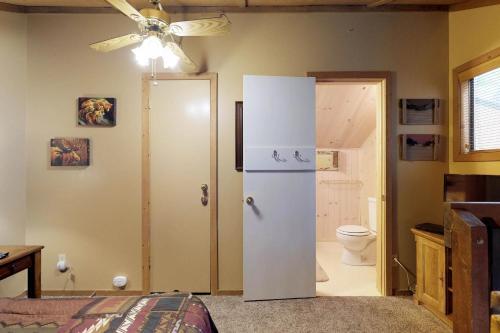 Snugglers Inn Condominium