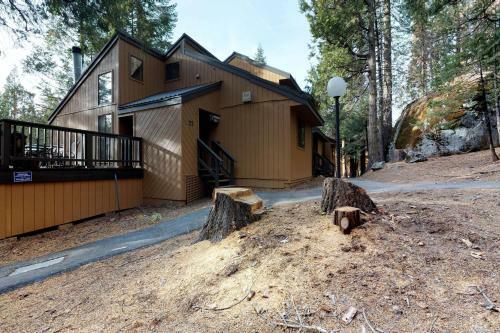 Snugglers Inn Condominium