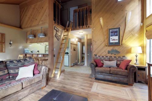 Snugglers Inn Condominium