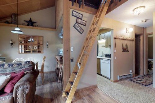 Snugglers Inn Condominium