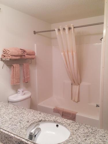 Hotel White Oak Inn And Suites