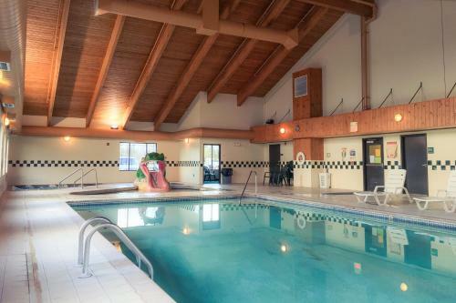 Hotel White Oak Inn And Suites