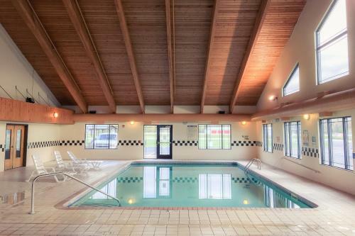 Hotel White Oak Inn And Suites