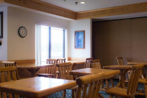 Hotel White Oak Inn And Suites
