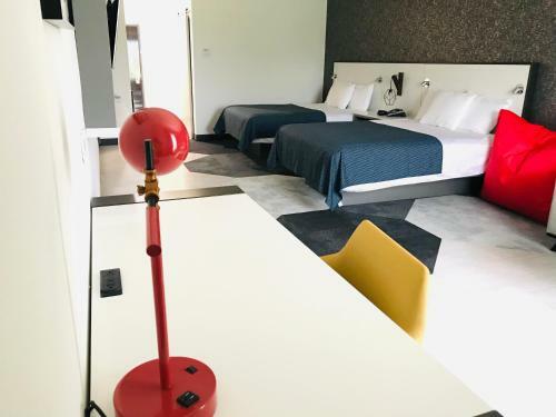 Hy-lo Hotel