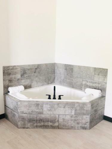 Hy-lo Hotel