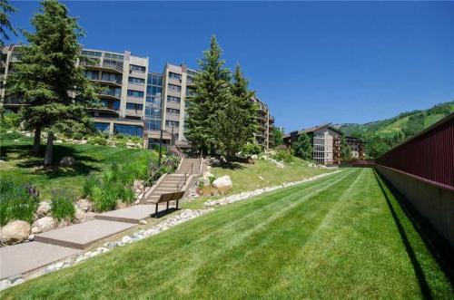 Bronze Tree Condominiums - Bt206