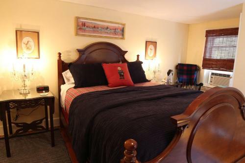 Bed & Breakfast Inn At Clearwater Pond