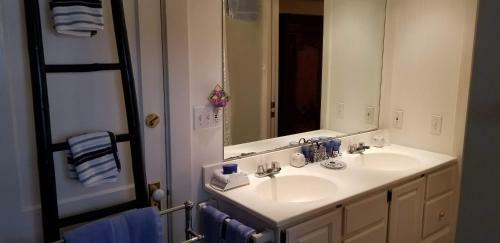 Bed & Breakfast Inn At Clearwater Pond