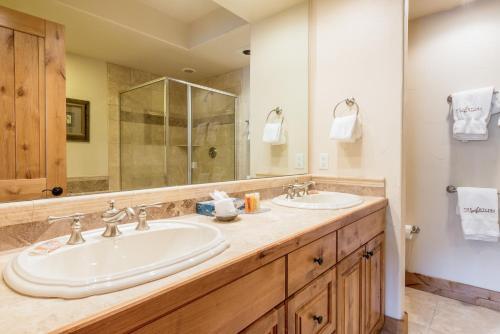 1855 Ski Time Square Townhouse Unit 122