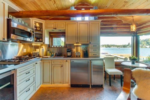 Little Log Cabin On Lake Washington