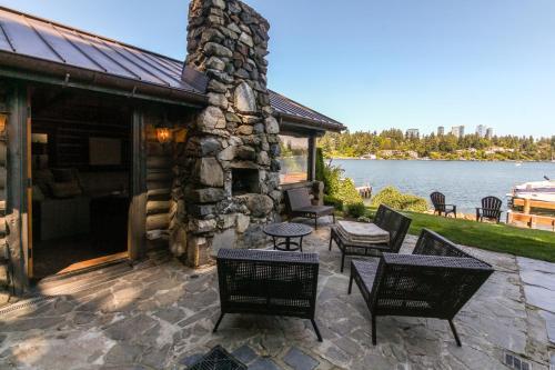 Little Log Cabin On Lake Washington
