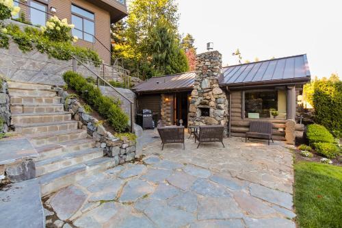 Little Log Cabin On Lake Washington