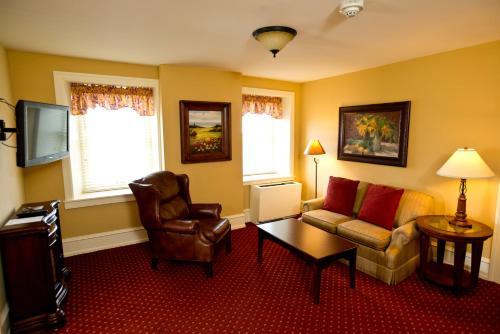 Normandy Farm Hotel & Conference Center