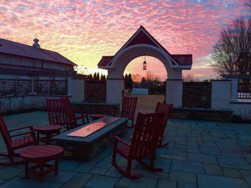 Normandy Farm Hotel & Conference Center