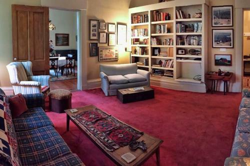 Historic Blue Wing Landing Inn