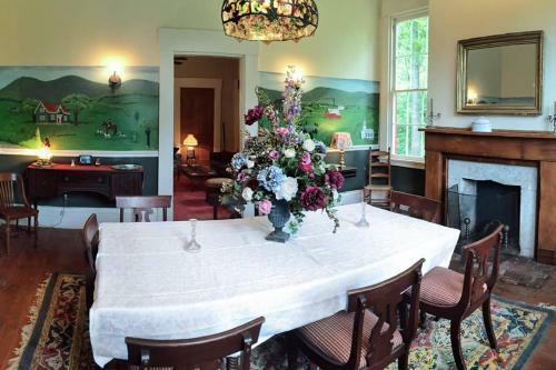 Historic Blue Wing Landing Inn