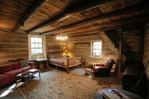 Historic Blue Wing Landing Inn