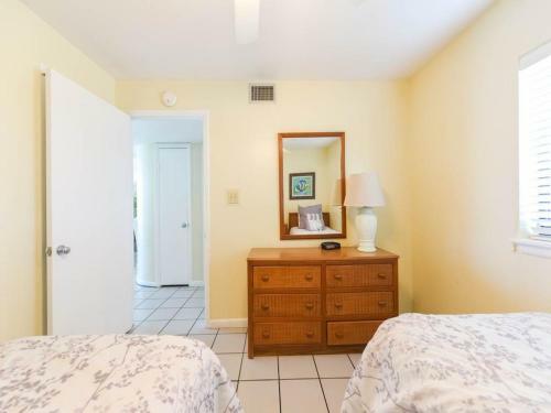 One Seagrove Place 1107