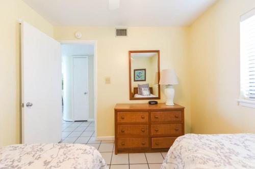 One Seagrove Place 1107