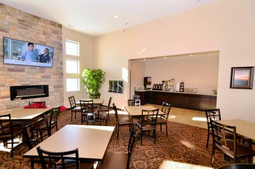 Hotel Cobblestone Inn & Suites - Holstein