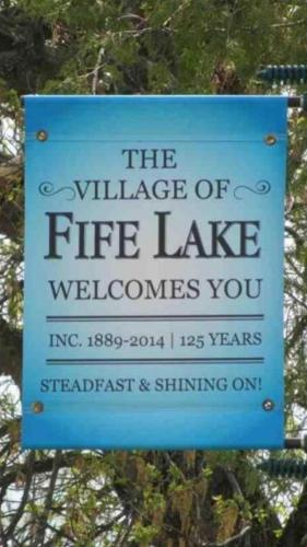 Hotel Fife Lake Lodging