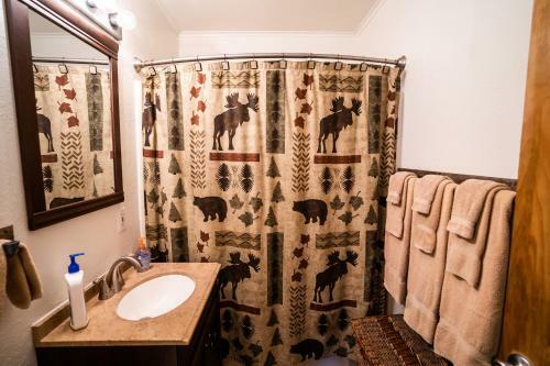 Bears Den B&B And Lodging