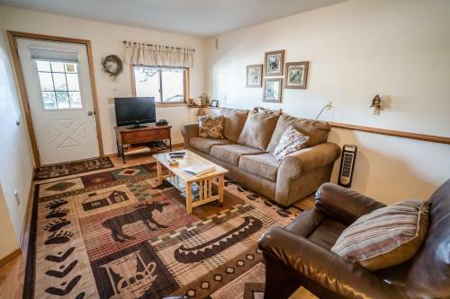 Bears Den B&B And Lodging