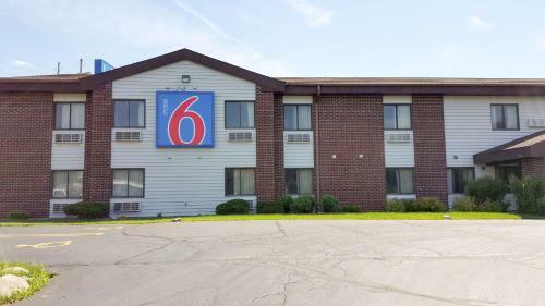 Hotel Motel 6 Saukville